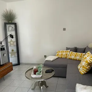  Apartment Vida Real Estate